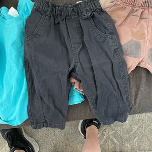 3 pairs of pants and a shirt! Zara Lot 18-24 mo